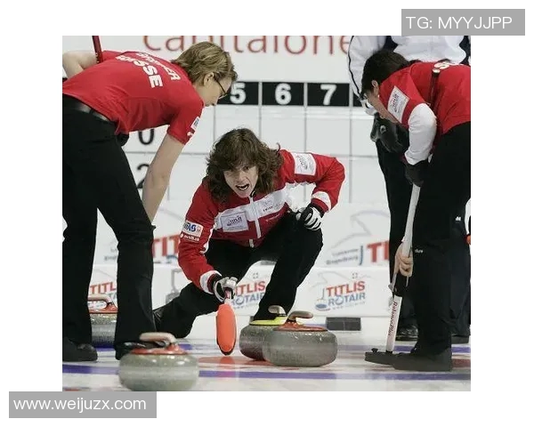 南京足球队在世锦赛中的实力展现与战术分析探讨